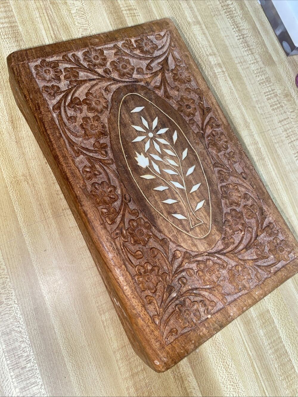 70s Inlaid Floral Hand Carved Wood Jewelry Trinket Box 10”x 6”x 2-5/8” India